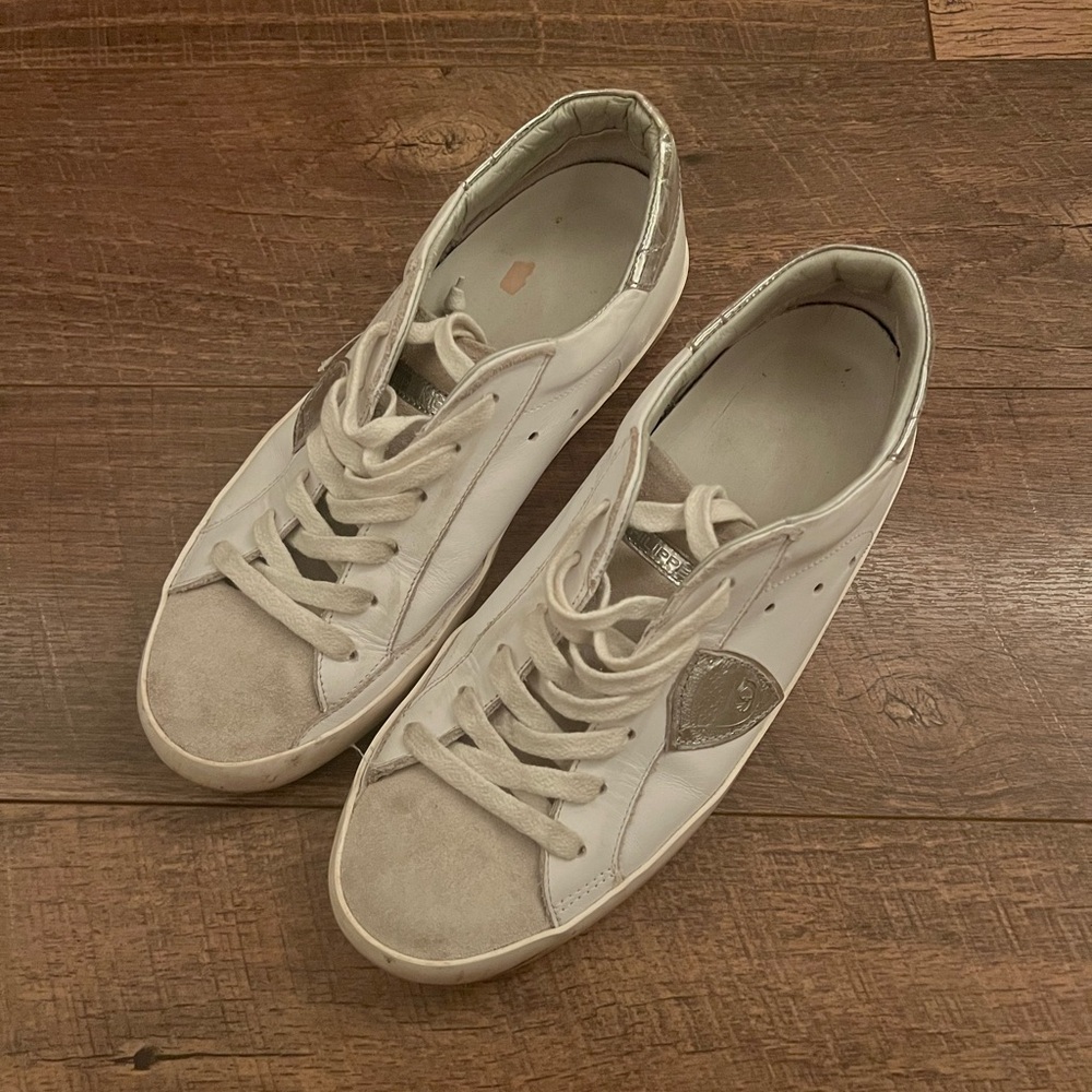 White and Gray Minimalist Sneakers Philippe Model brand